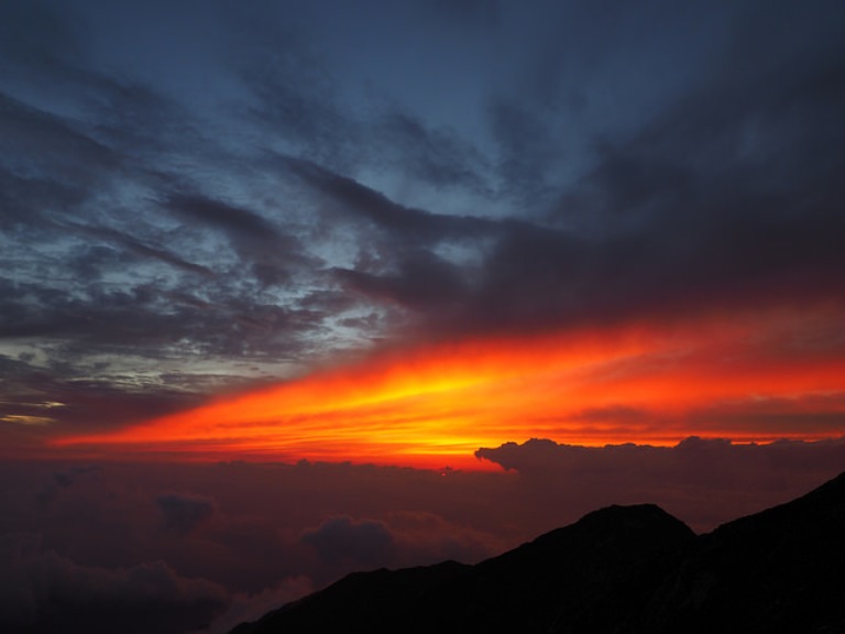Kiso-Koma-ga-Take and Utsugi-dake loop
Sunset from Mt. Kiso-Komagatake© Flickr User - prelude2000