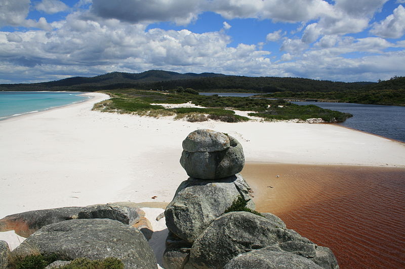 Bay of Fires
Bay of Fires - © wiki user Diego Delso